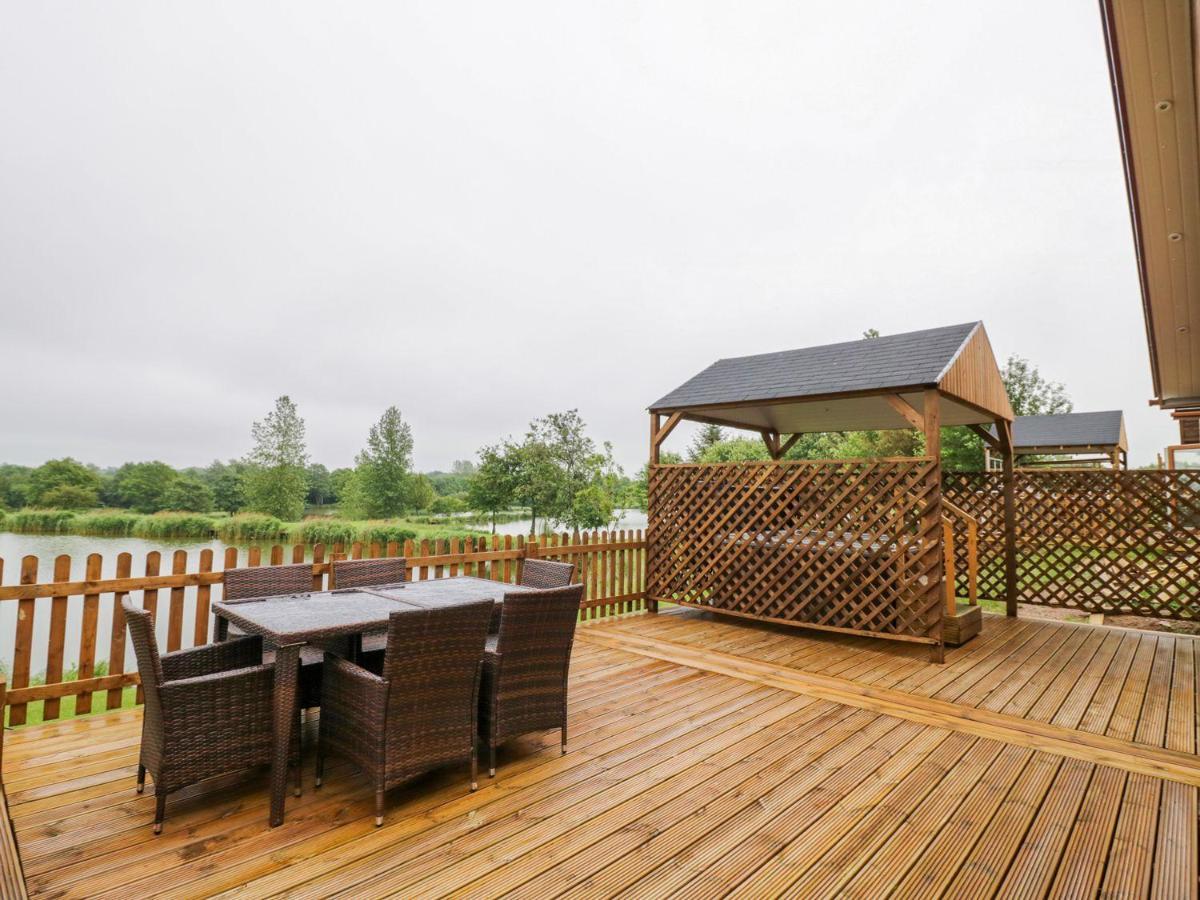 Makins Lodges Nuneaton Exteriör bild